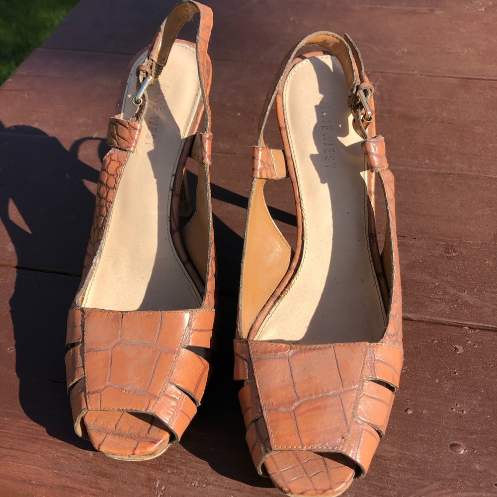 Size 7.5 Nine West heels